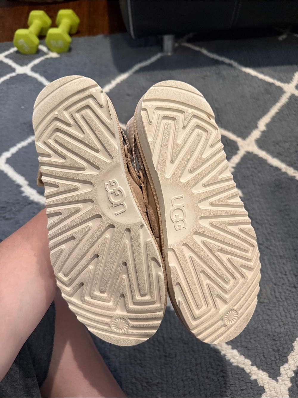 UGG Goldenstar Clogs - Picture 6 of 8
